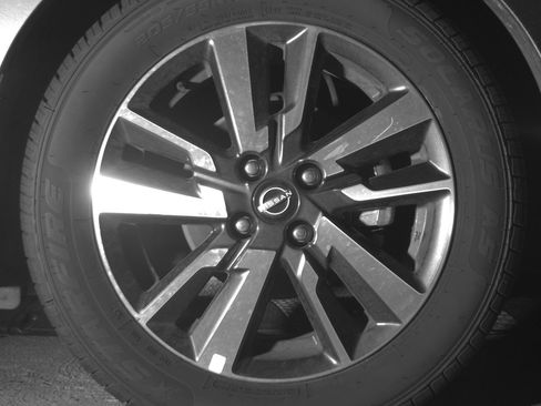 Used 2025 Nissan Versa SV FWD image 22