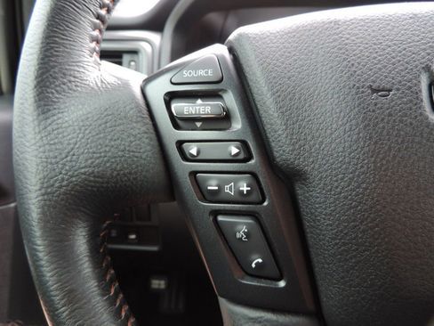 Used 2023 Nissan Titan PRO-4X AWD/4WD image 27