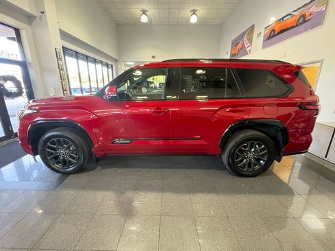 Used 2023 Toyota Sequoia Platinum image 2