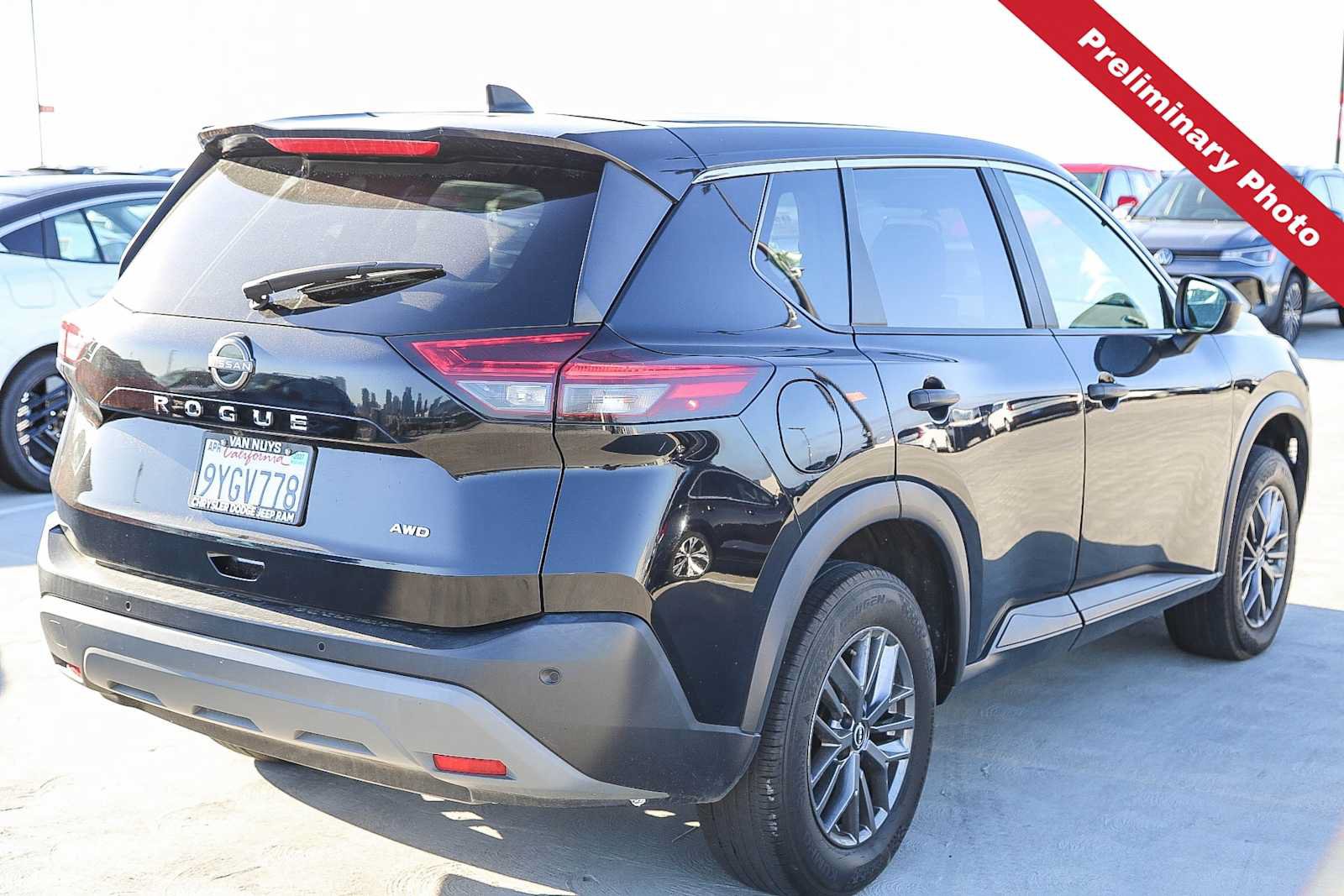 Used 2023 Nissan Rogue S AWD/4WD image 8