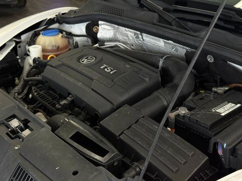 Used 2014 Volkswagen Beetle R-Line FWD image 21