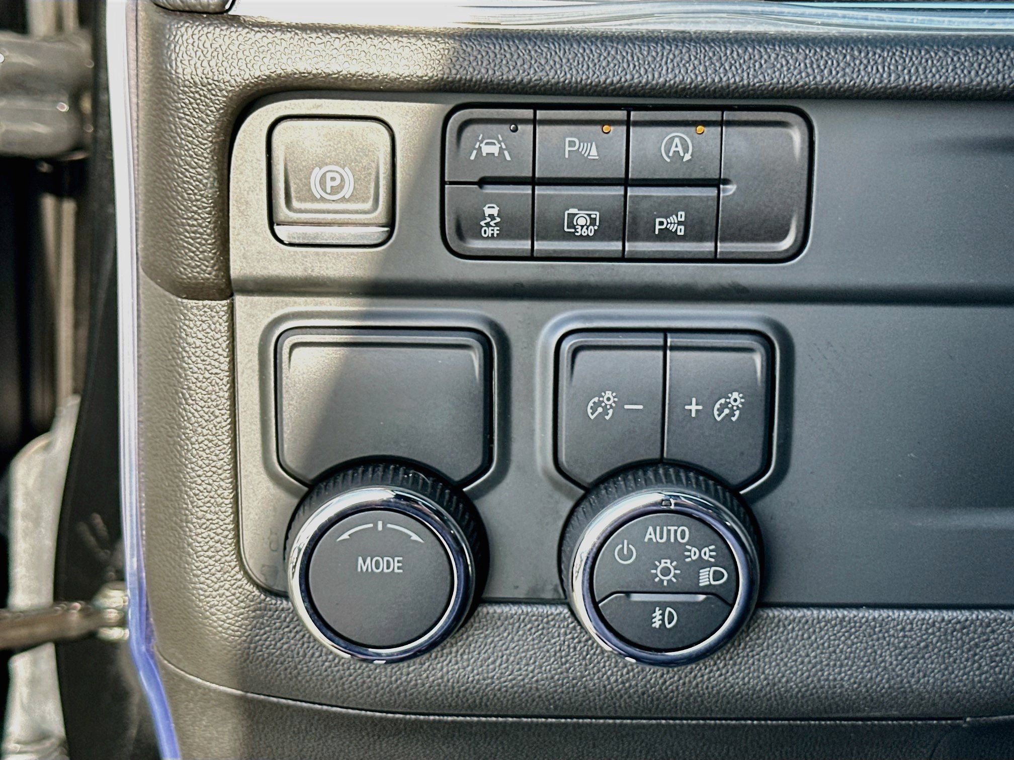 Used 2025 Chevrolet Tahoe RST RWD image 10