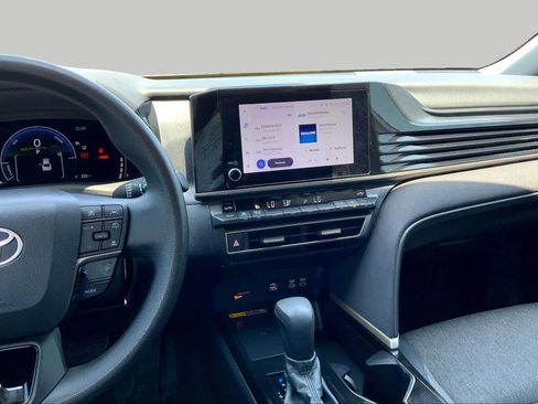 Used 2025 Toyota Camry LE FWD image 13