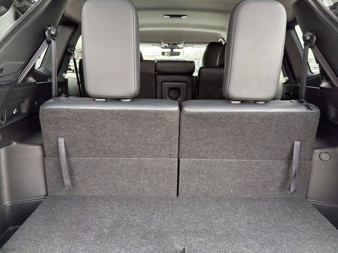 Used 2025 Mitsubishi Outlander SE image 36