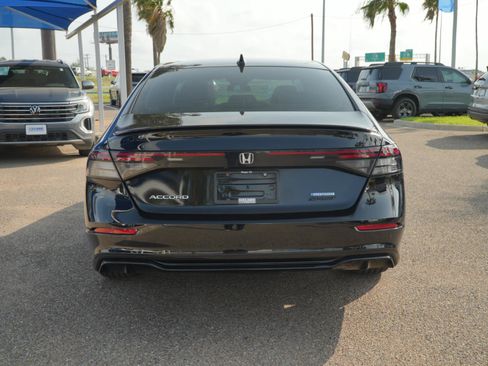 Used 2023 Honda Accord Sport image 11