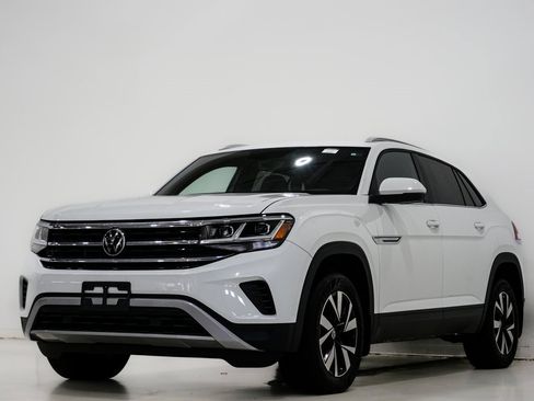 Used 2021 Volkswagen Atlas Cross Sport SE image 3