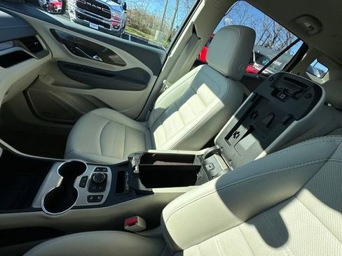 Used 2024 GMC Terrain Denali w/ Denali Premium Package image 26