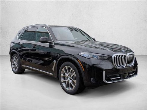 Used 2026 BMW X5 xDrive50e image 7