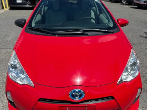 Used 2012 Toyota Prius C One FWD image 11