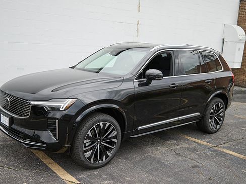 New 2026 Volvo XC90 B6 Plus w/ Protection Package Premier image 6