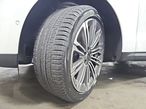 Used 2025 Land Rover Range Rover Sport SE AWD/4WD image 33