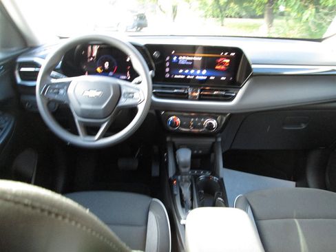 Used 2025 Chevrolet TrailBlazer LT image 10