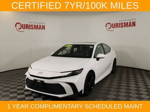 Used 2025 Toyota Camry SE w/ Convenience Package FWD image 2
