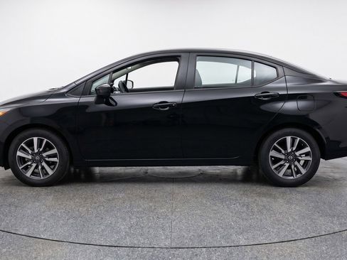 Used 2025 Nissan Versa SV FWD image 5