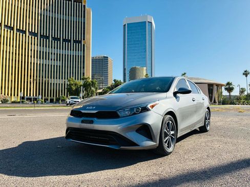 Used 2023 Kia Forte LXS FWD image 2