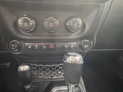 Used 2014 Jeep Wrangler Rubicon w/ Dual Top Group AWD/4WD image 14