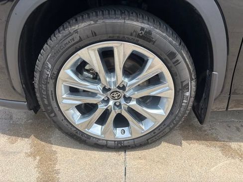 Used 2022 Toyota Highlander Limited AWD/4WD image 14