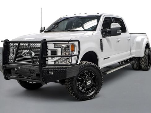 Used 2022 Ford F350 Lariat w/ Lariat Value Package AWD/4WD image 5