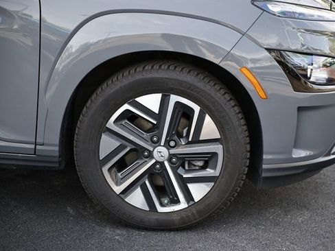 Used 2023 Hyundai Kona SEL w/ Cargo Package FWD image 4