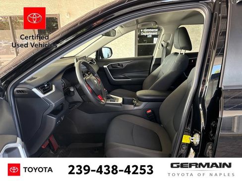 Used 2022 Toyota RAV4 LE AWD/4WD image 14