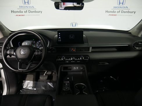 Certified 2023 Honda Pilot Touring image 16