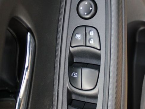 New 2025 Nissan Versa SV image 8