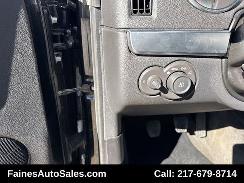 Used 2005 Chevrolet SSR w/ Preferred Equipment Group image 59