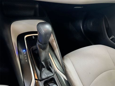 Used 2020 Toyota Corolla LE image 16