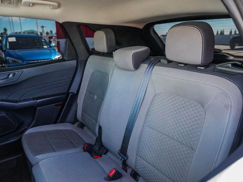 Used 2022 Ford Escape SE image 19
