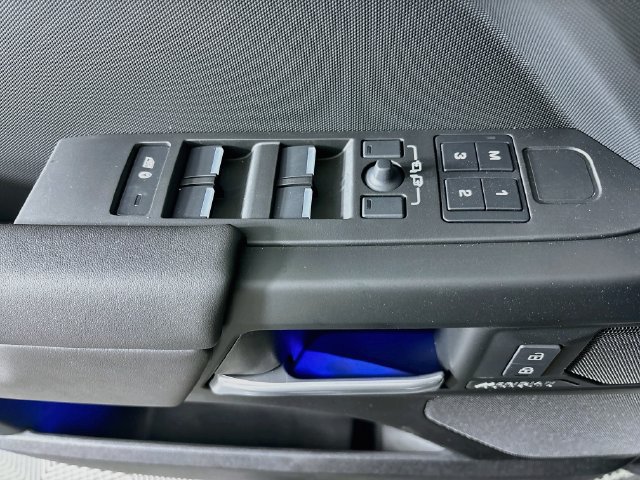 New 2026 Land Rover Defender 110 X-Dynamic SE AWD/4WD image 19
