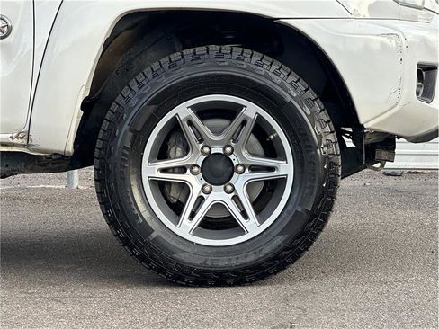 Used 2014 Toyota Tacoma 4x4 Double Cab image 27