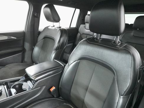 Used 2022 Jeep Grand Cherokee L Laredo image 11