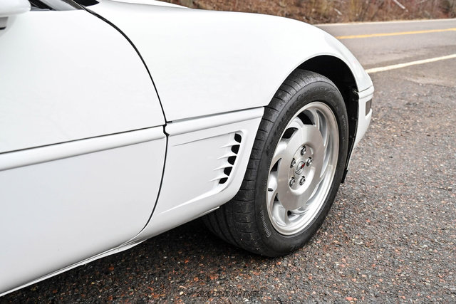 Used 1995 Chevrolet Corvette Coupe RWD image 69