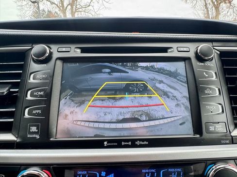 Used 2018 Toyota Highlander Limited image 35