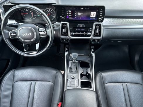 Certified 2022 Kia Sorento S w/ Panoramic Sunroof Package image 16
