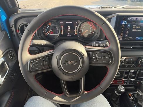 Used 2024 Jeep Wrangler Unlimited Rubicon image 17
