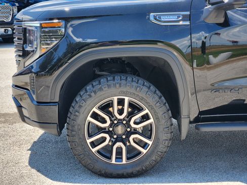 Used 2025 GMC Sierra 1500 AT4 w/ AT4 Premium Package AWD/4WD image 27