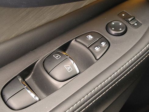 Used 2018 Nissan Murano Platinum image 27