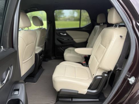 Used 2023 Chevrolet Traverse LT AWD/4WD image 10