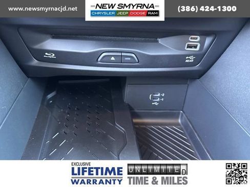 New 2026 Chrysler Pacifica Pinnacle image 38