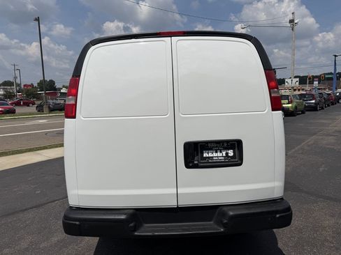 Used 2019 GMC Savana 2500 Extended RWD image 4