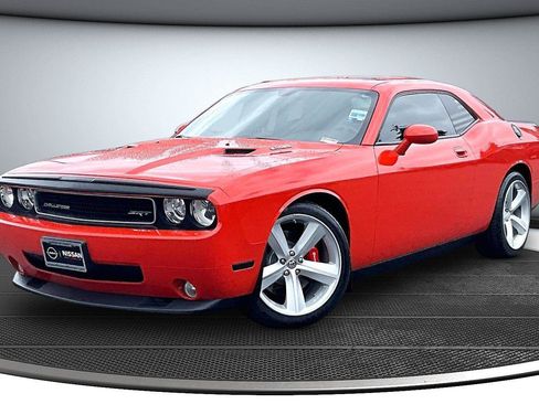 Used 2009 Dodge Challenger SRT8 w/ SRT Option Group II RWD image 4