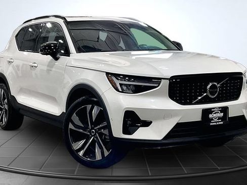 Certified 2023 Volvo XC40 B5 Plus w/ Protection Package Premier AWD/4WD image 15