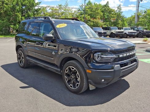 Used 2025 Ford Bronco Sport Outer Banks w/ Outer Banks Tech Package+ AWD/4WD image 3