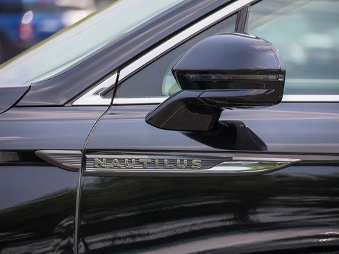 Certified 2023 Lincoln Nautilus FWD image 18