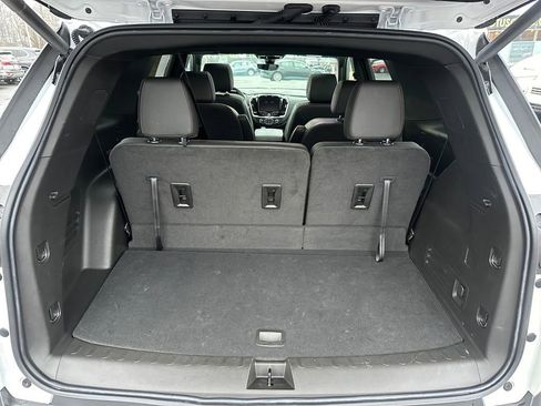 Used 2023 Chevrolet Traverse RS image 23
