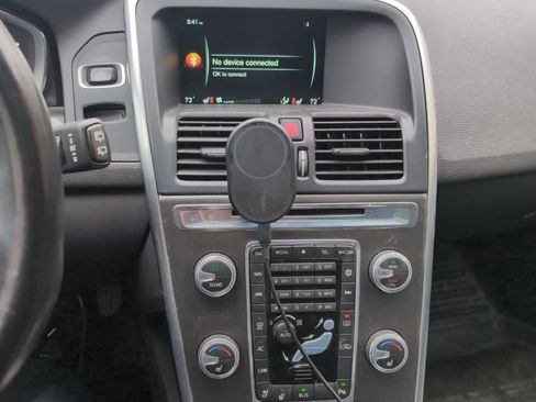 Used 2016 Volvo XC60 T6 w/ Climate Package image 12