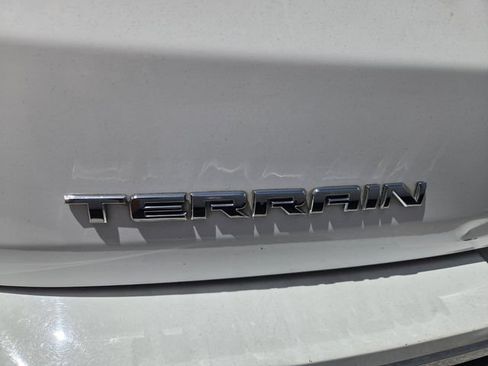 Used 2018 GMC Terrain SLT w/ Preferred Package FWD image 4