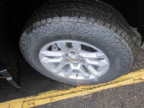 Used 2024 Chevrolet Silverado 1500 LT w/ Z71 Off-Road Package image 2