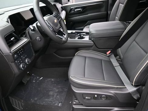 New 2025 Chevrolet Suburban Premier image 8